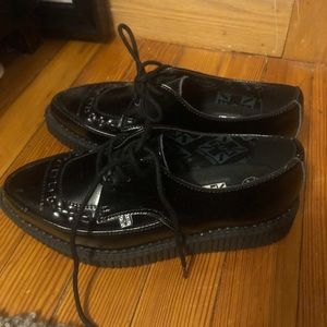 Black Leather Lace Up Pointed Creeper